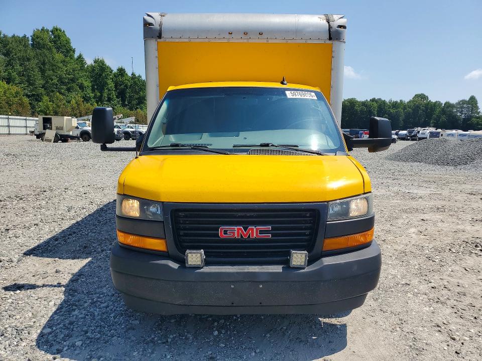 2018 Gmc Savana VIN 7GZ37TCG6JN902324 COPART salvage auction — MINOR DENT/SCRATCHES, Sc - Cert Of Title-Salvage, sold $3,000 on 2026-07-20 (photo 5)