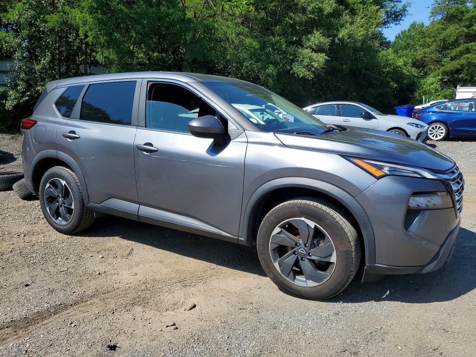 2024 Nissan Rogue VIN 5N1BT3BB5RC700250 COPART salvage auction — NORMAL WEAR, IN - CERTIFICATE OF TITLE (P), sold $10,900 on 2026-08-03 (photo 4)