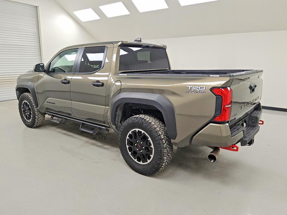 2025 Toyota Tacoma VIN 3TYLC5LN1ST033134 COPART salvage auction — MINOR DENT/SCRATCHES, AL - CERTIFICATE OF TITLE, sold $29,750 on 2026-07-21 (photo 2)