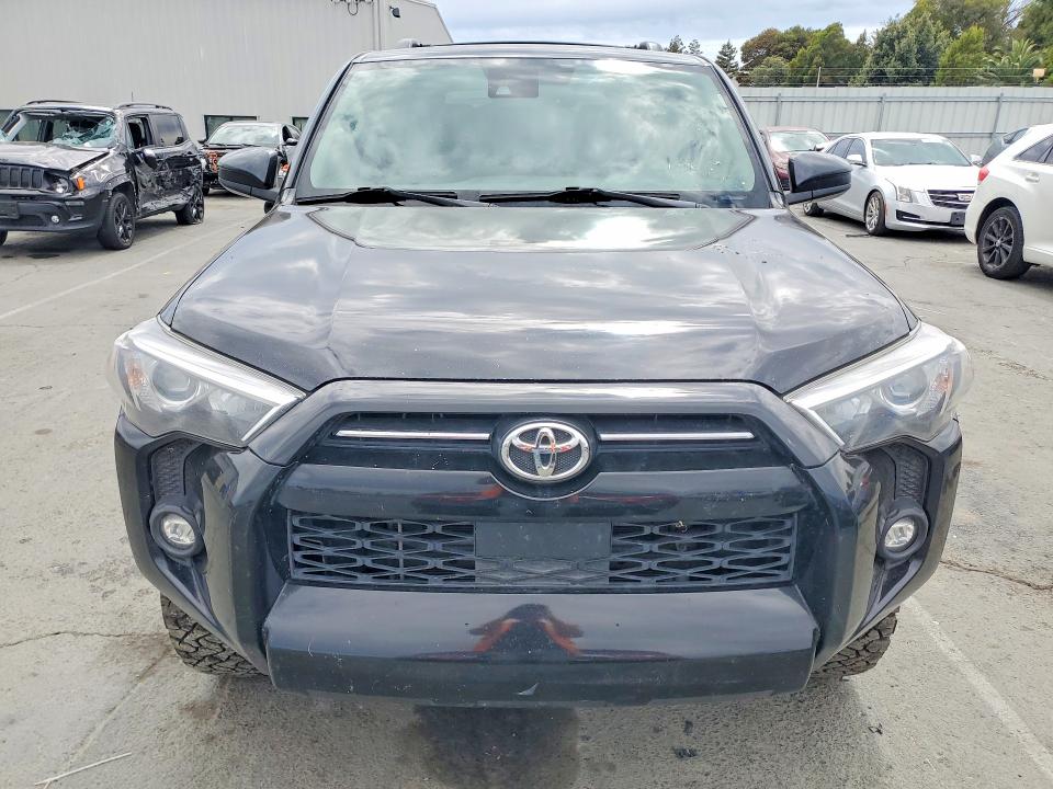 2021 Toyota 4runner VIN JTEMU5JR3M5886822 COPART salvage auction — NORMAL WEAR, Va - Dis/Dlr/Exp Only Clean Title (P), sold $15,800 on 2026-07-28 (photo 5)