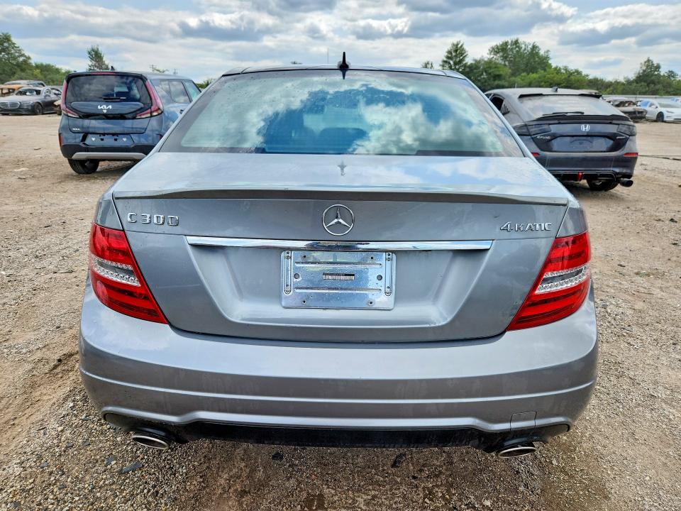 2014 Mercedes-benz C-klasse VIN WDDGF8AB2EG209899 COPART salvage auction — WATER/FLOOD, Il - Salvage Cert-Flood, sold $1,100 on 2026-08-20 (photo 6)