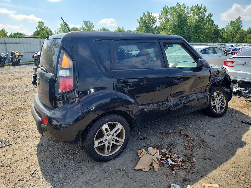 2011 Kia Soul VIN KNDJT2A22B7258666 COPART salvage auction — FRONT END, MA - CERT OF TITLE-RECONSTRCTD COLL, sold $500 on 2026-07-29 (photo 3)