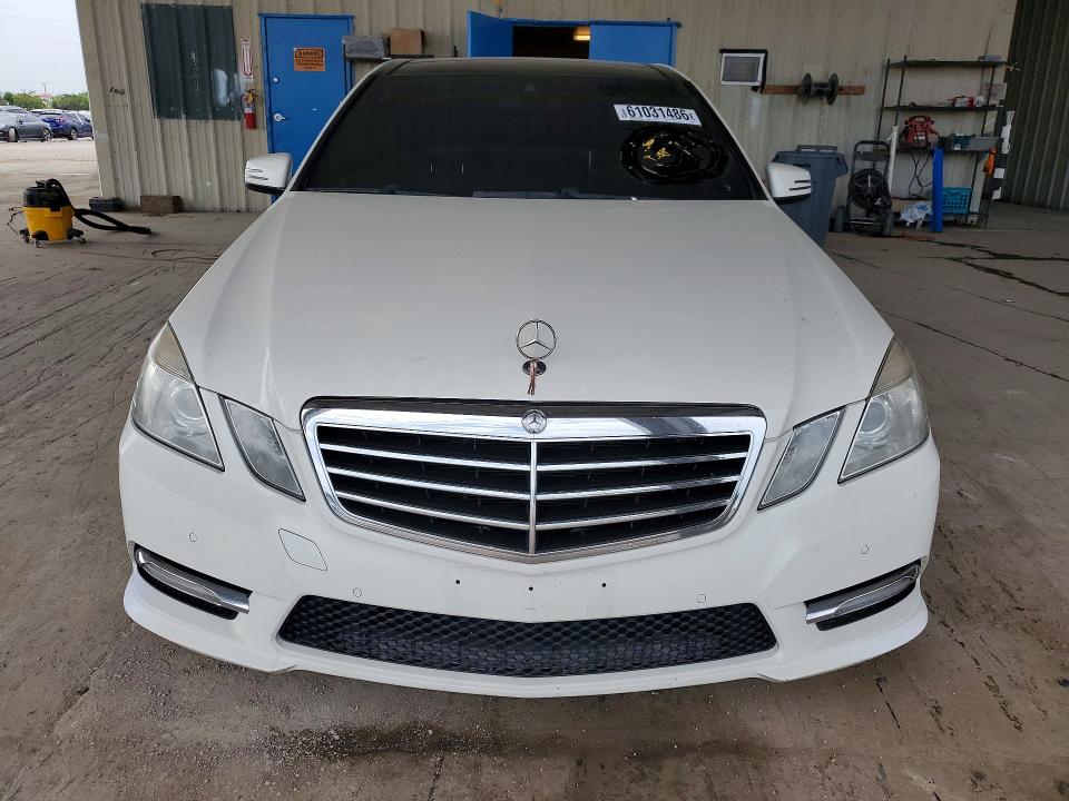2012 Mercedes-benz E-klasse VIN WDDHF8JB8CA652790 COPART salvage auction — REAR END, Fl - Cert Of Title Slvg Rebuildable, sold $925 on 2026-08-19 (photo 5)