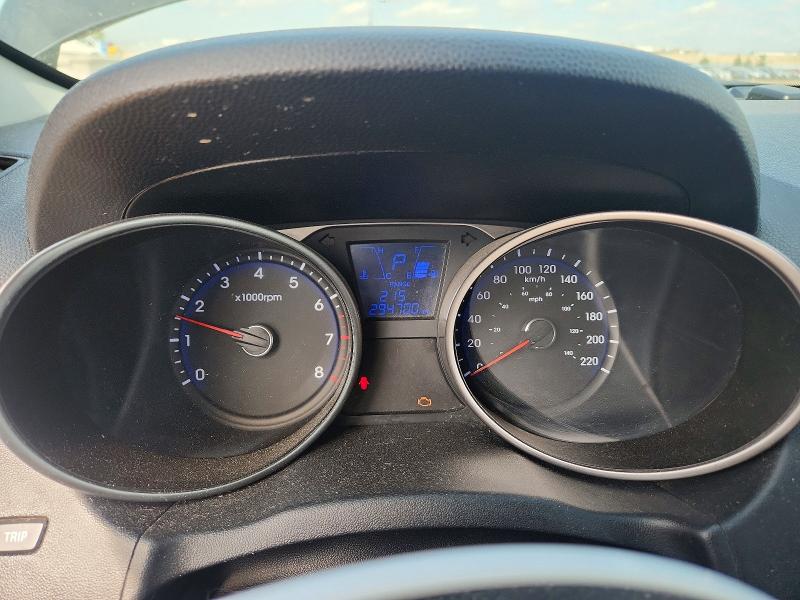 2011 Hyundai Tucson VIN KM8JT3AC3BU257814 COPART salvage auction — FRONT END, AB - BOS - SALVAGE, sold $150 on 2026-07-16 (photo 9)