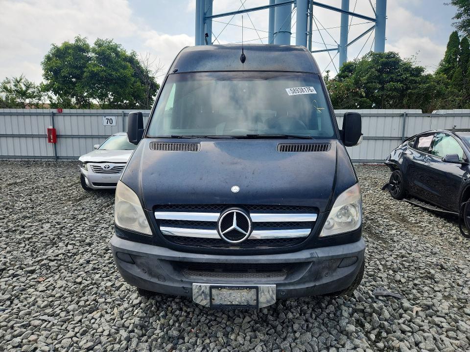 2010 Mercedes-benz Sprinter VIN WDZPE7CCXA5478817 COPART salvage auction — MINOR DENT/SCRATCHES, NJ - CERTIFICATE OF TITLE, sold $3,100 on 2026-07-27 (photo 5)
