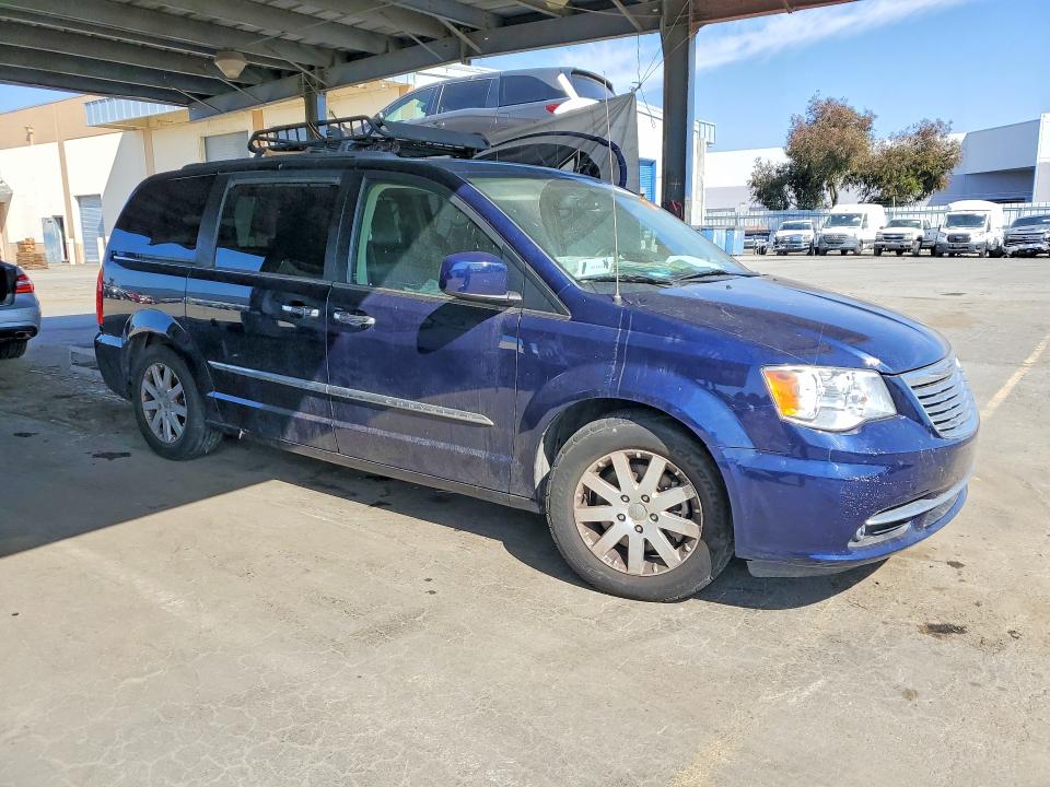 2015 Chrysler Voyager VIN 2C4RC1BG7FR753750 COPART salvage auction — REAR END, Mt - Dis/Dlr/Exp Only Clean Title, sold $10 on 2026-07-23 (photo 4)