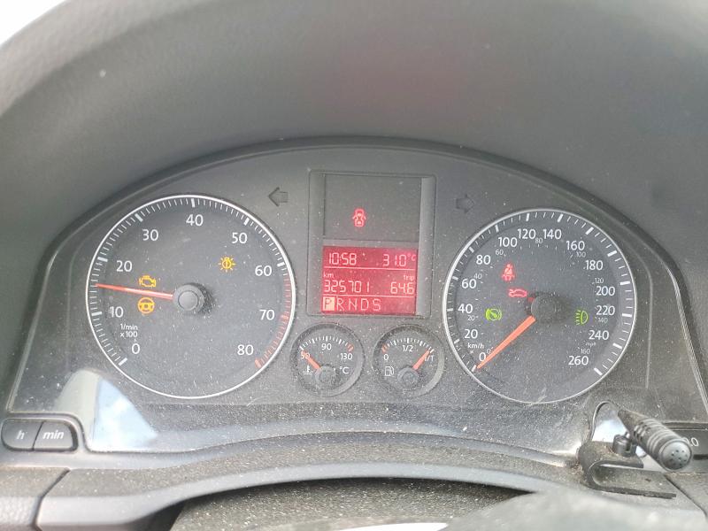 2009 Volkswagen Rabbit VIN WVWDA71K39W121056 COPART salvage auction — UNDERCARRIAGE, ON - PERMIT NO BRAND - UNFIT, sold $150 on 2026-07-23 (photo 9)