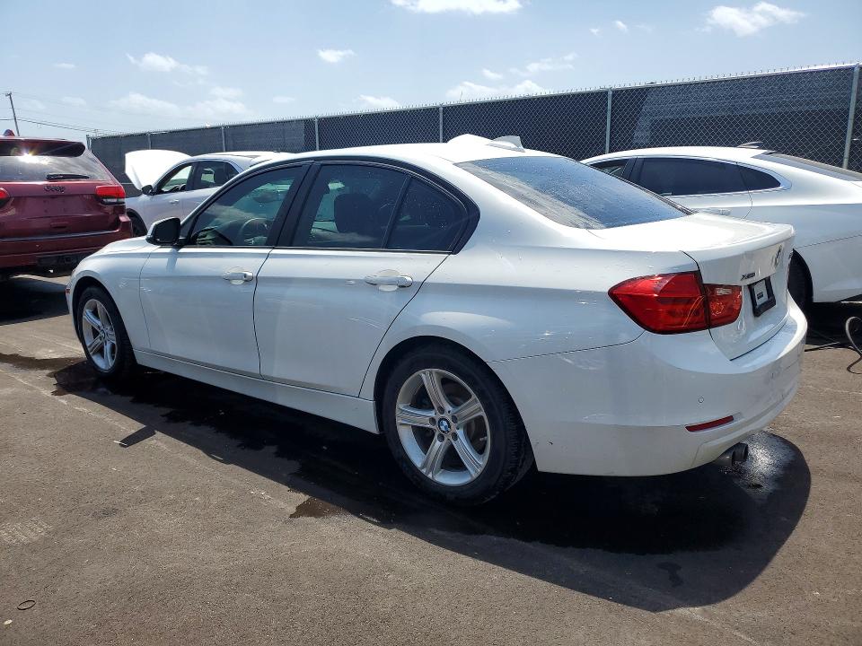2015 BMW 3er VIN WBA3B5G53FNS18562 COPART salvage auction — MINOR DENT/SCRATCHES, Mi - Dealer Only Clean Title, sold $3,950 on 2026-07-10 (photo 2)