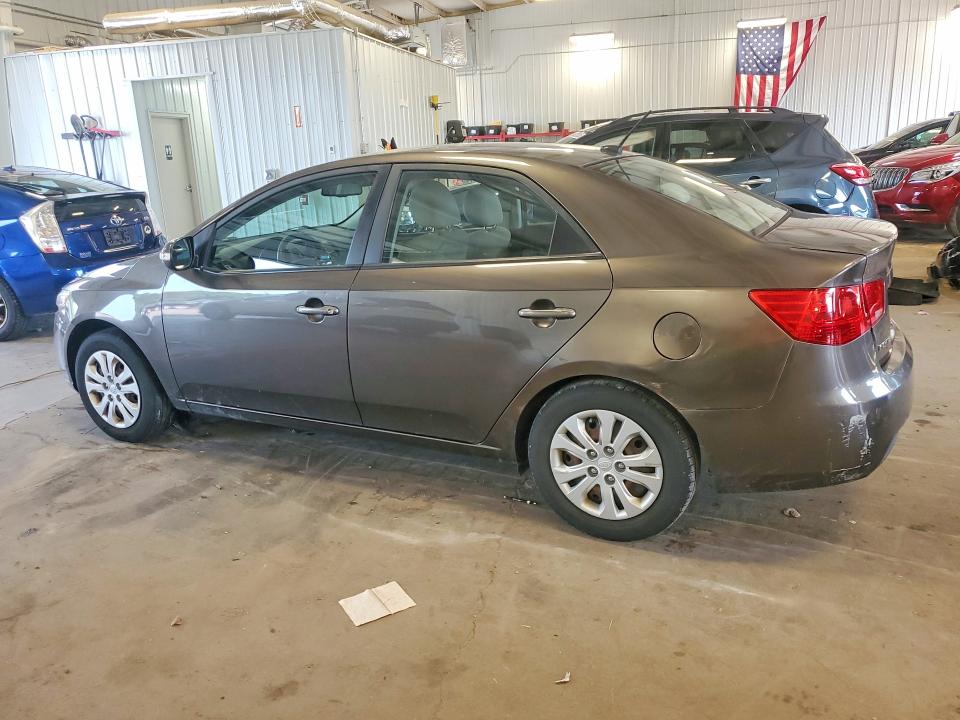 2010 Kia Forte VIN KNAFU4A21A5275237 COPART salvage auction — MINOR DENT/SCRATCHES, MN - CERTIFICATE OF TITLE, sold $500 on 2026-07-09 (photo 2)