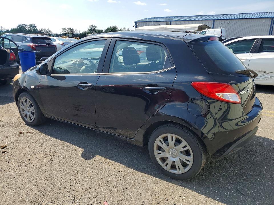 2011 Mazda 2 VIN JM1DE1HYXB0124198 COPART salvage auction — MINOR DENT/SCRATCHES, Pa - Cert Of Title, sold $825 on 2026-07-17 (photo 2)