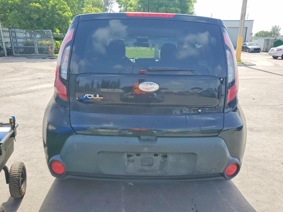 2015 Kia Soul VIN KNDJN2A25F7779932 COPART salvage auction — SIDE, Fl - Cert Of Title Slvg Rebuildable, sold $400 on 2026-07-15 (photo 6)