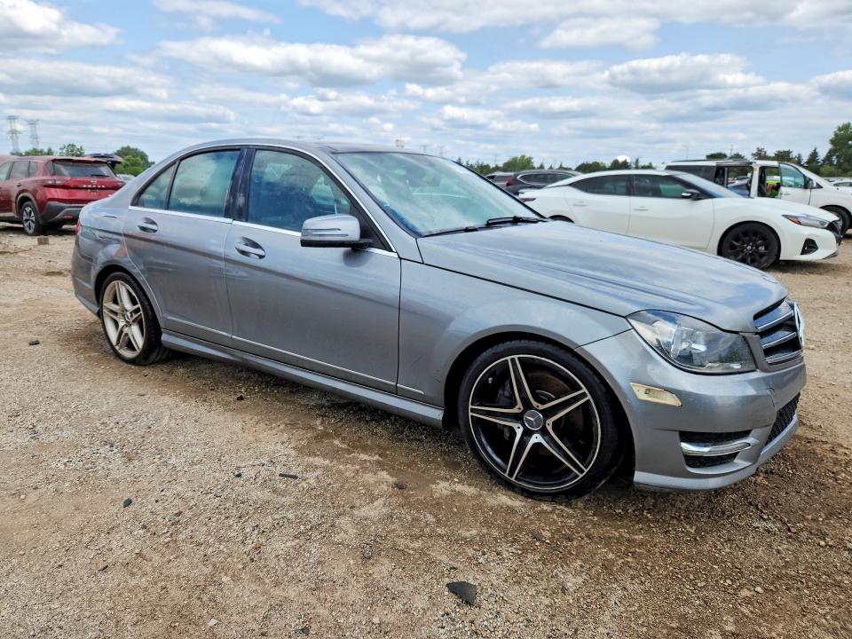 2014 Mercedes-benz C-klasse VIN WDDGF8AB2EG209899 COPART salvage auction — WATER/FLOOD, Il - Salvage Cert-Flood, sold $1,100 on 2026-08-20 (photo 4)