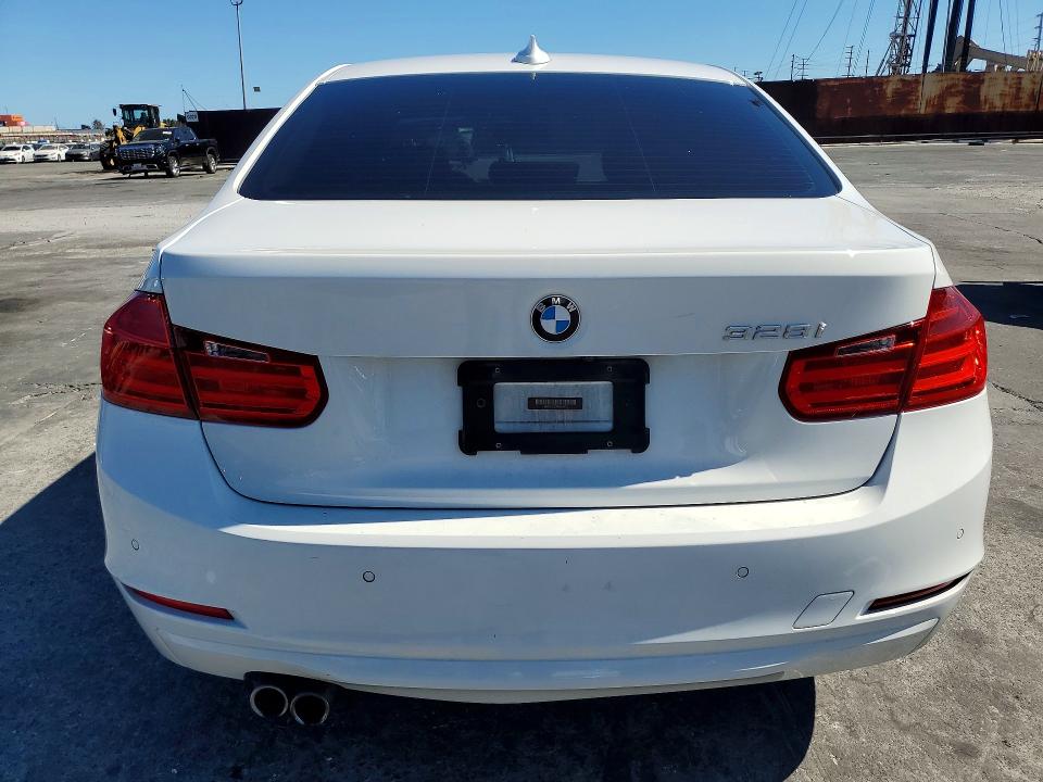 2015 BMW 3er VIN WBA3C1C51FP851173 COPART salvage auction — SIDE, Ca - Salvage Certificate, sold $3,800 on 2026-08-14 (photo 6)