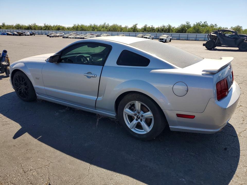 2005 Ford Mustang VIN 1ZVFT82H255188871 COPART salvage auction — FRONT END, Ca - Dis/Dlr/Exp Only Clean Title, sold $1,200 on 2026-07-30 (photo 2)