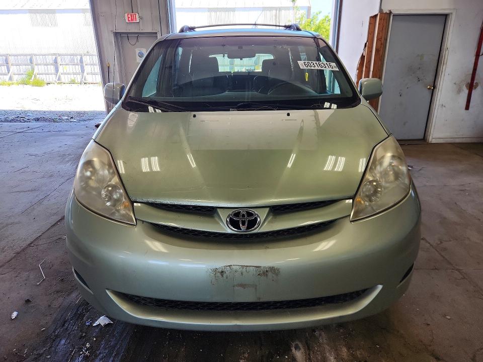 2008 Toyota Sienna VIN 5TDZK22C18S181414 COPART salvage auction — MINOR DENT/SCRATCHES, WI - CERTIFICATE OF TITLE, sold $800 on 2026-07-27 (photo 5)