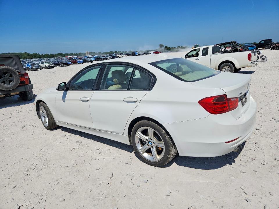 2013 BMW VIN WBA3B5G55DNP40509 COPART salvage auction — NORMAL WEAR, Mi - Dealer Only Clean Title, sold $800 on 2026-08-14 (photo 2)