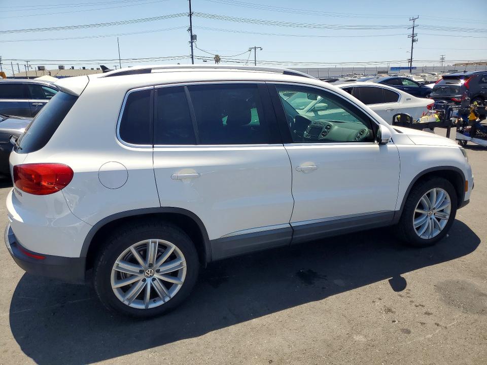 2012 Volkswagen Tiguan VIN WVGAV7AX5CW606224 COPART salvage auction — MINOR DENT/SCRATCHES, Ca - Dis/Dlr/Exp Only Clean Title (P), sold $600 on 2026-07-22 (photo 3)