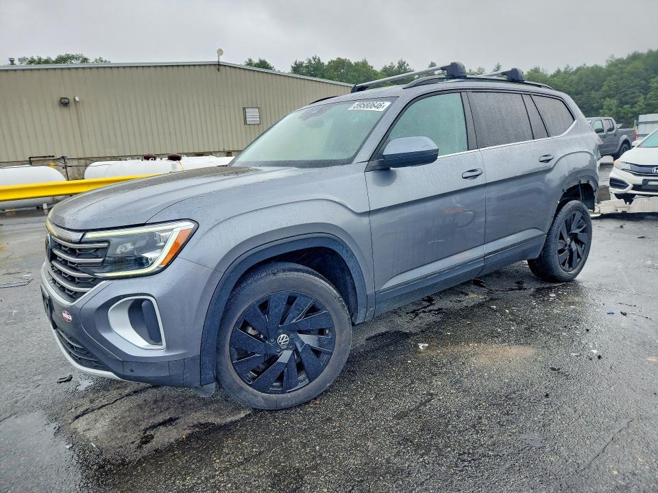 2024 Volkswagen Atlas VIN 1V2HR2CA2RC526245 — COPART salvage auction photo