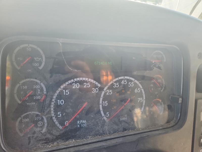 2018 Freightliner M2 106 VIN 1FVACXFC9JHJV5837 COPART salvage auction — ROLLOVER, OH - CERT OF TITLE-SALVAGE, sold $8,500 on 2026-08-05 (photo 9)