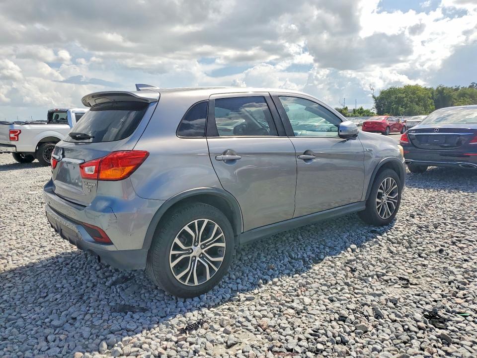 2018 Mitsubishi Outlander VIN JA4AR3AW2JU018423 COPART salvage auction — MINOR DENT/SCRATCHES, Salvage Title, sold $3,900 on 2026-07-22 (photo 3)
