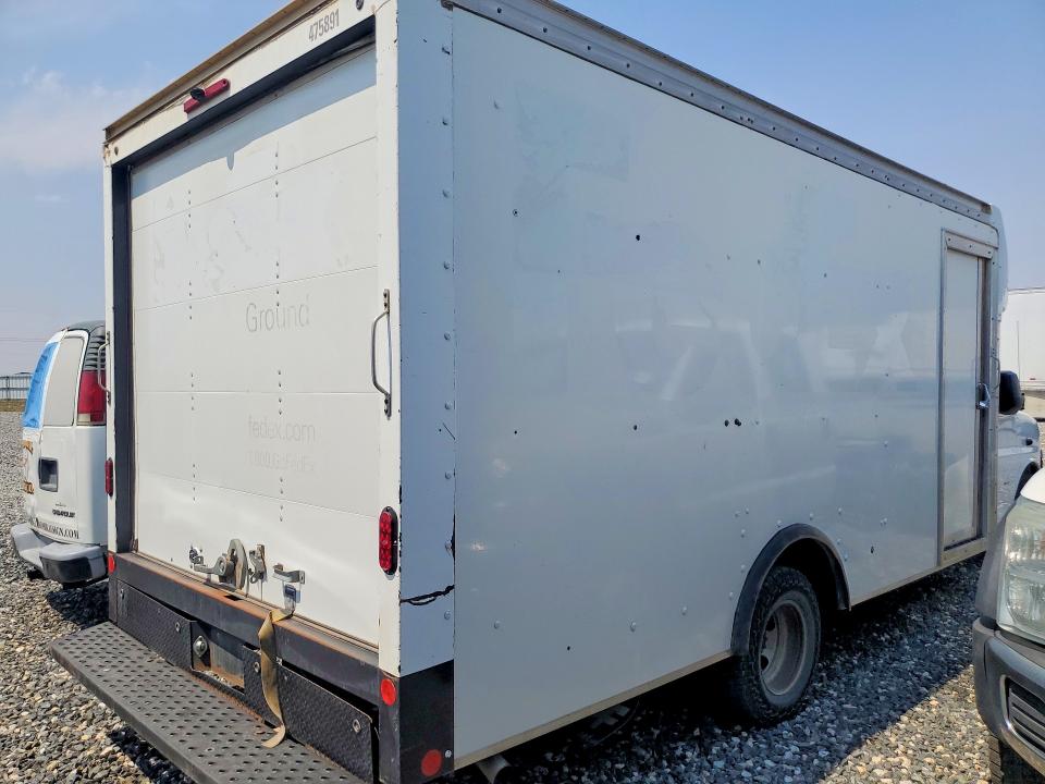 2022 Gmc Savana VIN 7GZ37TC79NN001017 COPART salvage auction — MECHANICAL, Co - Dis/Dlr/Exp Only Clean Title, sold $1,800 on 2026-07-15 (photo 3)
