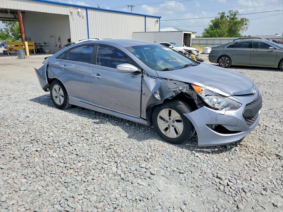 2015 Hyundai VIN KMHEC4A47FA133844 COPART salvage auction — FRONT END, Fl - Cert Of Title Slvg Rebuildable, sold $725 on 2026-07-17 (photo 4)