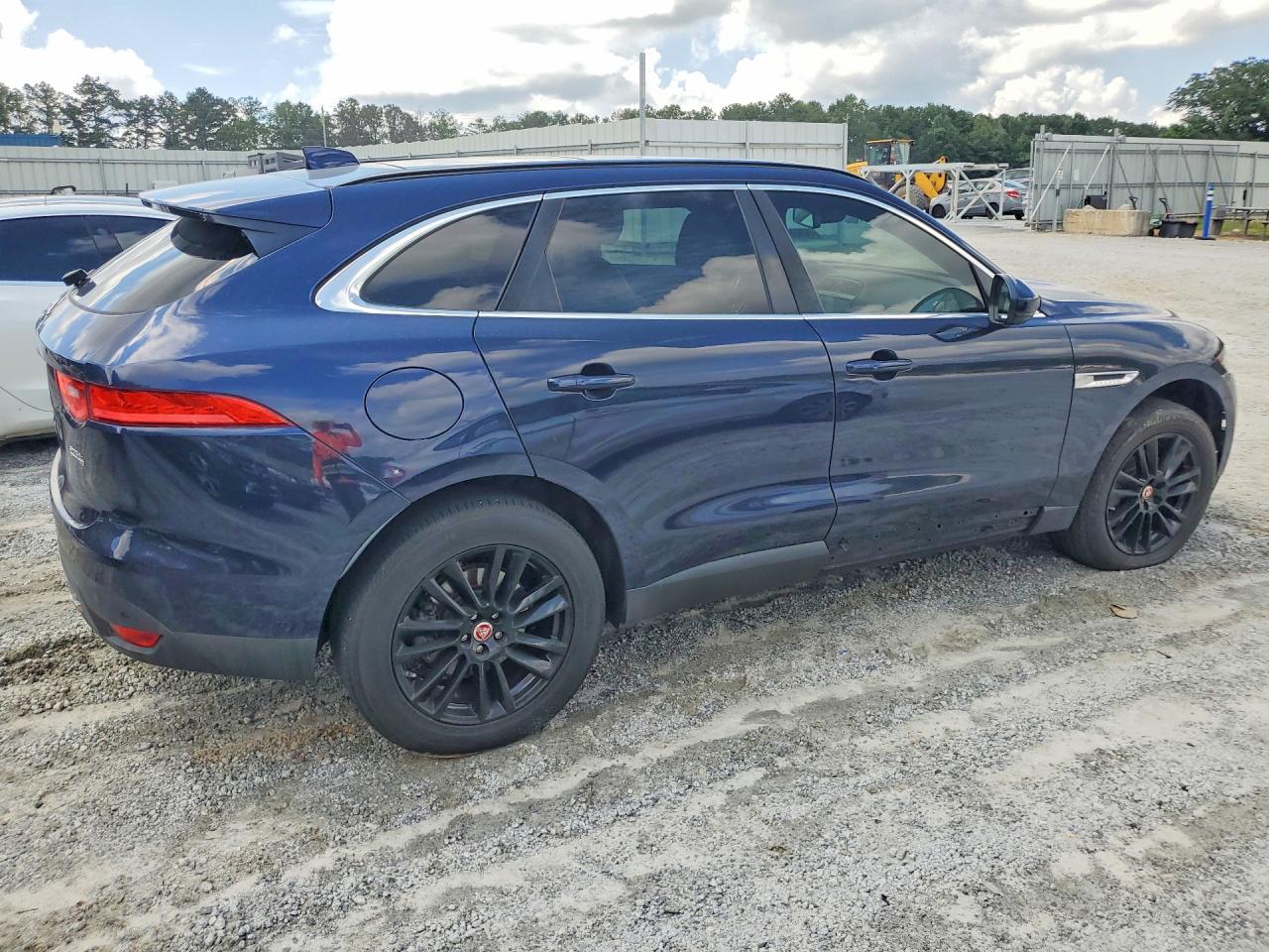 2018 Jaguar F-pace VIN SADCK2FX5JA288623 COPART salvage auction — Side, GA - CERTIFICATE OF TITLE, sold $3,650 on 2026-09-09 (photo 3)