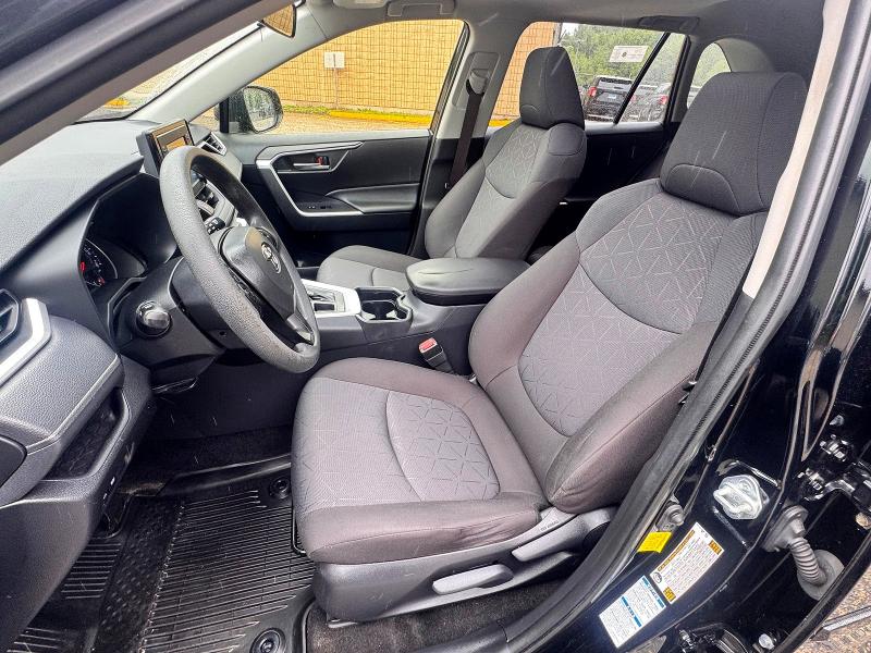 2019 Toyota Rav4 VIN JTMP1RFV4KD047028 COPART salvage auction — NORMAL WEAR, NY - CERTIFICATE OF TITLE (P), sold $6,300 on 2026-07-14 (photo 5)