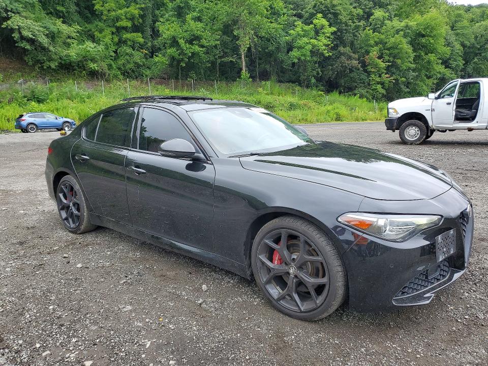 2020 Alfa romeo Giulia VIN ZARFANBN6L7632449 COPART salvage auction — ROOF, Ny - Mv-907A Salvage Certificate, sold $7,700 on 2026-08-10 (photo 4)