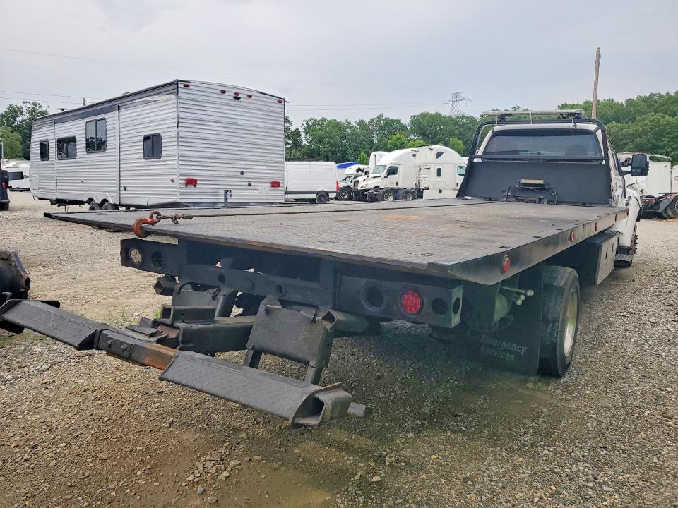 2006 Ford F-650 VIN 3FRWF65B06V229187 COPART salvage auction — NORMAL WEAR, PA - CERT OF TITLE, sold $475 on 2026-07-27 (photo 3)
