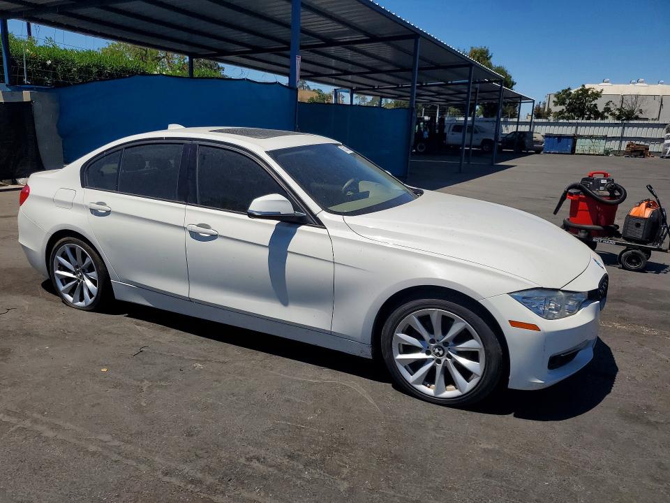 2012 BMW 3 series VIN WBA3A5C54CF342080 COPART salvage auction — MECHANICAL, Ca - Dis/Dlr/Exp App For Dup Clean, sold $1,200 on 2026-08-11 (photo 4)