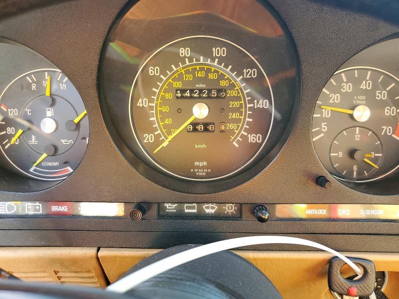 1986 Mercedes-benz 560 VIN WDBBA48D5GA054398 COPART salvage auction — MINOR DENT/SCRATCHES, Co - Dis/Dlr/Exp Only Clean Title, sold $725 on 2026-07-28 (photo 9)