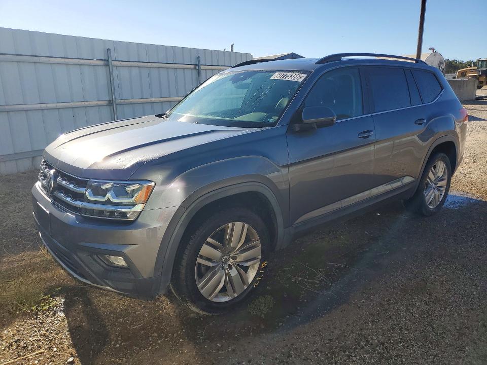 2020 Volkswagen Atlas VIN 1V2WR2CA2LC502736 COPART salvage auction — MINOR DENT/SCRATCHES, CA - CERTIFICATE OF TITLE, sold $16,007 on 2026-08-11 (photo 1)