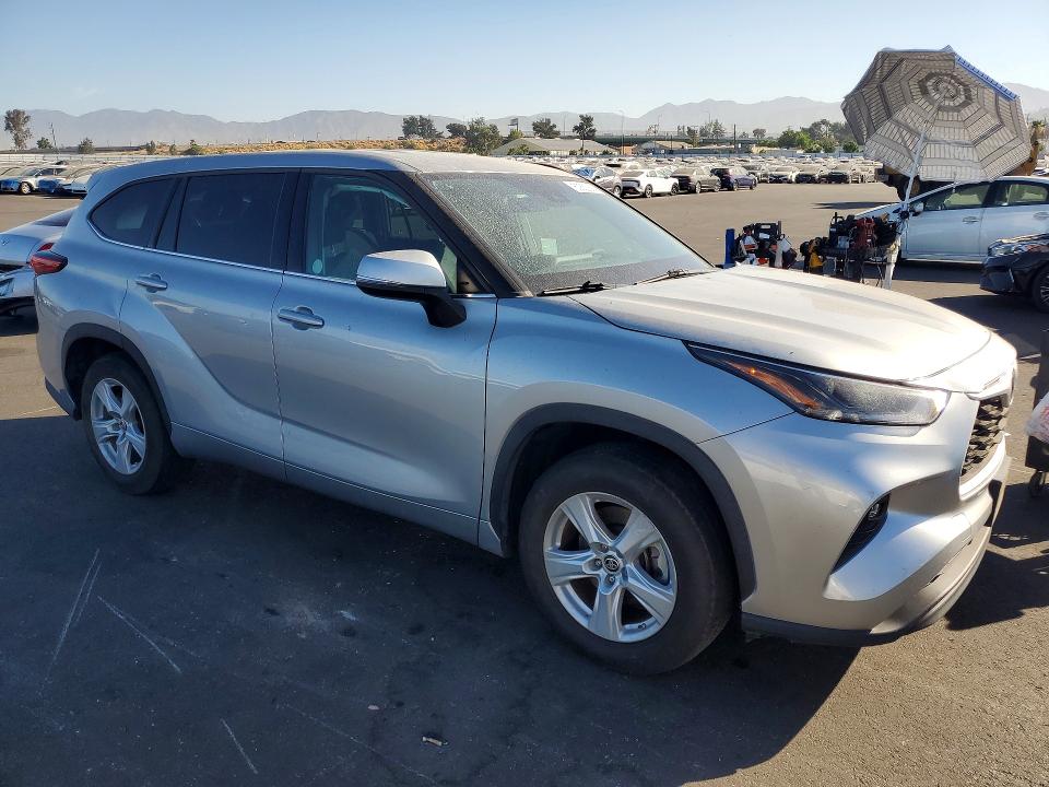 2021 Toyota Highlander VIN 5TDZZRAHXMS041342 COPART salvage auction — REAR END, Salvage Title, sold $13,300 on 2026-08-24 (photo 4)