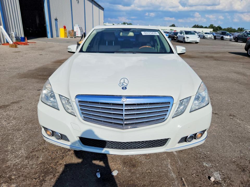 2010 Mercedes-benz E-class VIN WDDHF5GB7AA173084 COPART salvage auction — SIDE, Fl - Cert Of Title Slvg Rebuildable, sold $1,100 on 2026-07-27 (photo 5)
