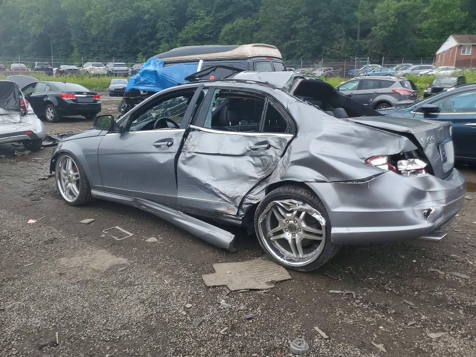 2009 Mercedes-benz C-klasse VIN WDDGF54X49R073579 COPART salvage auction — ROLLOVER, Id - Salvage Certificate Of Title, sold $400 on 2026-08-20 (photo 2)