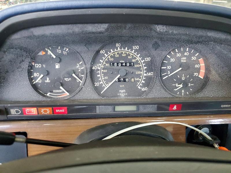 1984 Mercedes-benz 500 VIN WDBCA44A3EA019226 COPART salvage auction — MINOR DENT/SCRATCHES, AZ - CERTIFICATE OF TITLE, sold $625 on 2026-07-27 (photo 9)