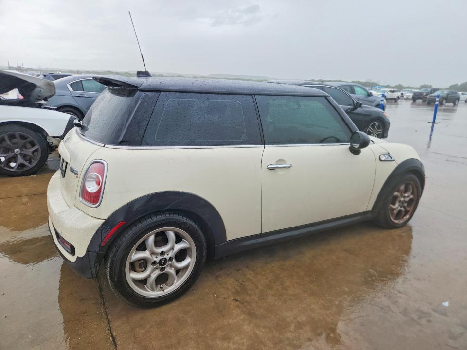 2013 Mini Cooper VIN WMWSV3C55DT389741 COPART salvage auction — NORMAL WEAR, Mt - Certificate Of Title, sold $175 on 2026-08-17 (photo 3)