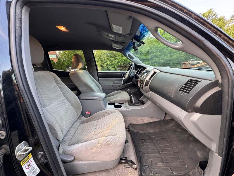 2010 Toyota Tacoma VIN 5TELU4EN5AZ674563 COPART salvage auction — MINOR DENT/SCRATCHES, VT - CERTIFICATE OF TITLE (P), sold $6,200 on 2026-07-28 (photo 9)