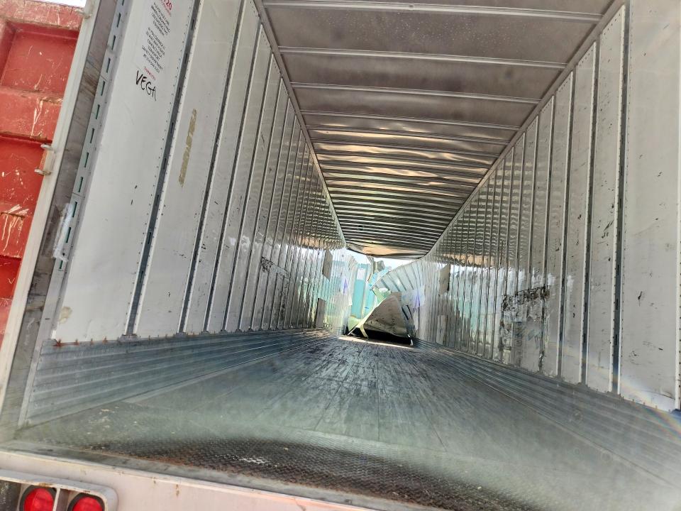 2017 Utility trailer VIN 1UYVS2530H3942205 COPART salvage auction — FRONT END, IL - SALVAGE CERTIFICATE, sold $60 on 2026-09-03 (photo 6)
