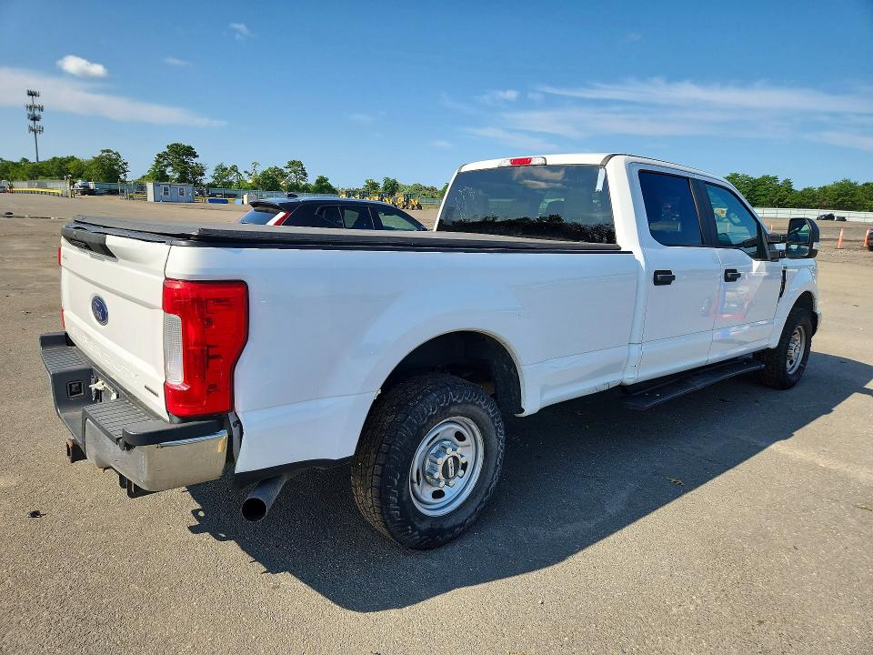 2017 Ford F250 VIN 1FT7W2A66HEE48608 COPART salvage auction — MINOR DENT/SCRATCHES, Wv - Certificate Of Title, sold $8,300 on 2026-09-01 (photo 3)