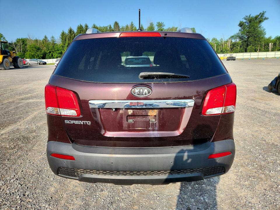 2011 Kia Sorento VIN 5XYKTCA17BG089975 COPART salvage auction — NORMAL WEAR, NY - CERTIFICATE OF TITLE, sold $450 on 2026-07-27 (photo 6)
