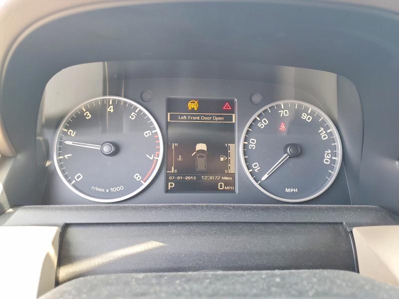 2016 Land rover Lr4 VIN SALAG2V62GA790939 COPART salvage auction — MINOR DENT/SCRATCHES, Ca - Dis/Dlr/Exp Only Clean Title, sold $850 on 2026-09-06 (photo 9)
