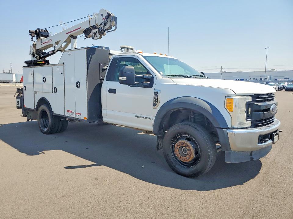 2017 Ford F-550 super duty VIN 1FDUF5HT7HED72022 COPART salvage auction — MINOR DENT/SCRATCHES, OH - CERTIFICATE OF TITLE (P), sold $38,000 on 2026-09-15 (photo 4)