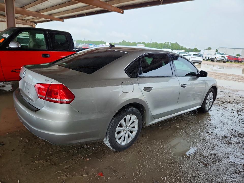 2014 Volkswagen Passat VIN 1VWAT7A31EC086385 COPART salvage auction — NORMAL WEAR, Tx - Cert Of Title-Rebuilt Salvage, sold $1,150 on 2026-07-17 (photo 3)