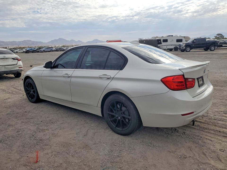 2015 BMW 3er VIN WBA3B1C53FK140817 COPART salvage auction — MINOR DENT/SCRATCHES, Nv - Cert Of Title-Rebuilt Total Lo, sold $1,250 on 2026-07-23 (photo 2)