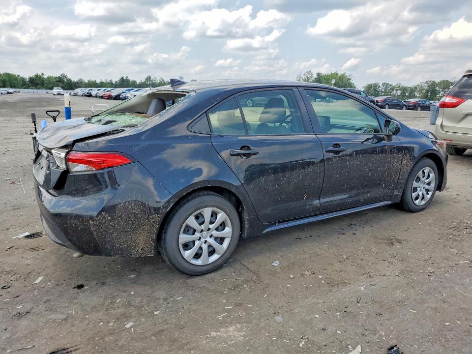 2022 Toyota Corolla VIN JTDEPMAE0NJ227970 COPART salvage auction — WATER/FLOOD, Va - Cert Of Title-Flood, sold $2,600 on 2026-07-22 (photo 3)