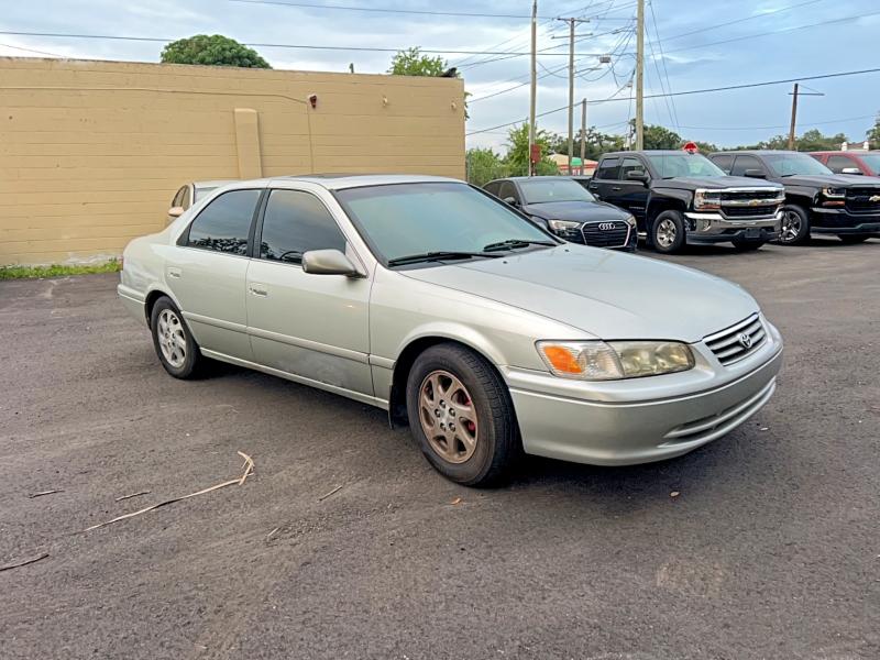 2000 Toyota Camry VIN JT2BG22K2Y0450820 COPART salvage auction — NORMAL WEAR, Fl - Certificate Of Title (P), sold $475 on 2026-07-31 (photo 1)