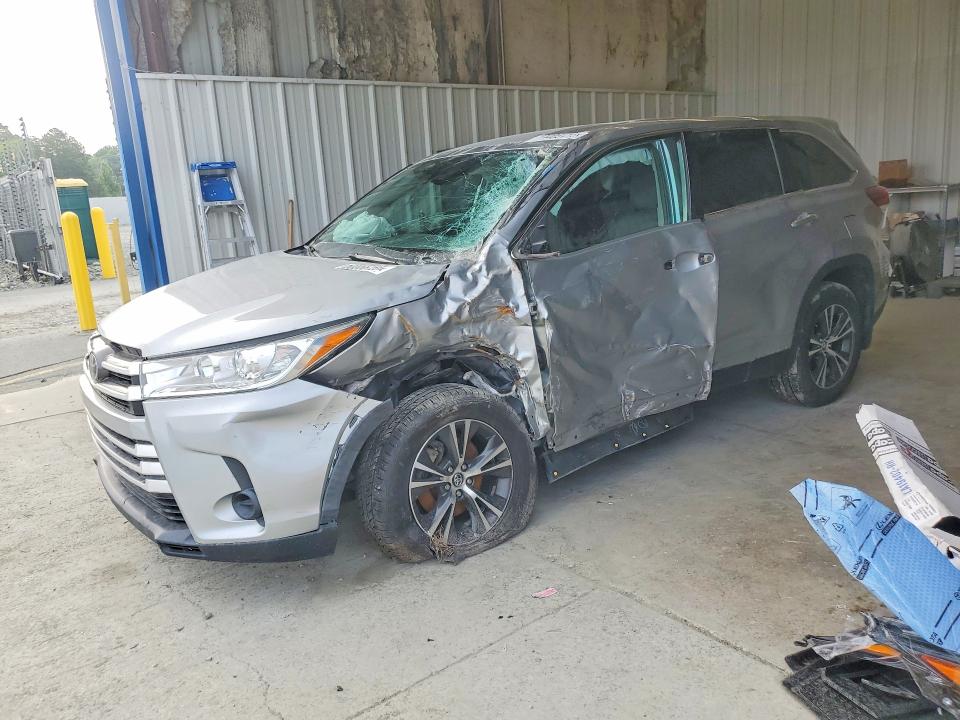 2019 Toyota Highlander VIN 5TDBZRFH0KS718860 COPART salvage auction — ALL OVER, NC - CLEAN TITLE-OVER 25% DAMAGE, sold $5,000 on 2026-07-24 (photo 1)