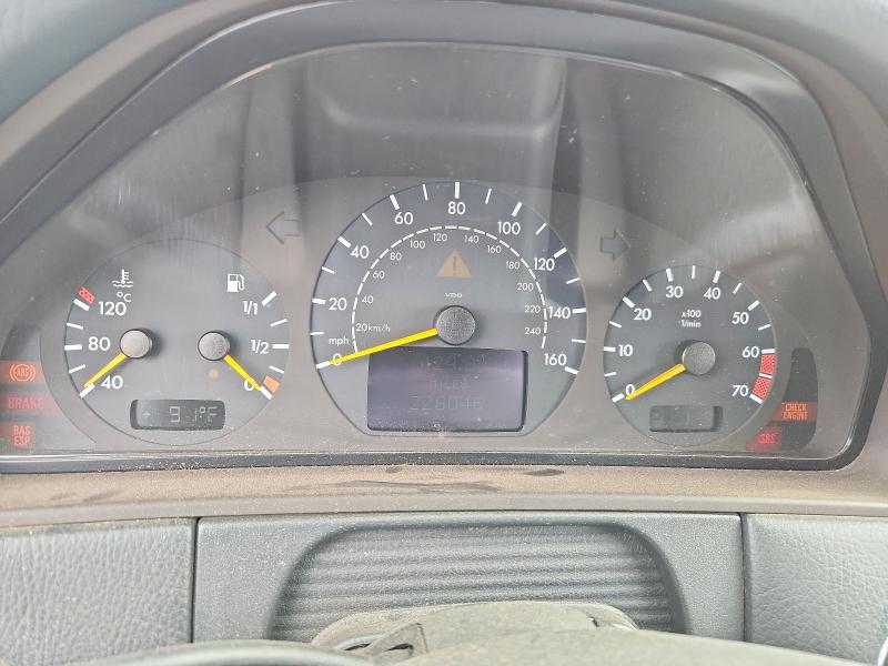 2000 Mercedes-benz E-class VIN WDBJF83J6YX034323 COPART salvage auction — MECHANICAL, Az - Certificate Of Title, sold $200 on 2026-07-31 (photo 9)